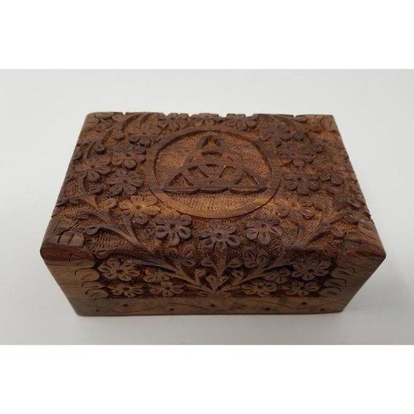 Triquetra Carved Wood Box 4x6" - Picture 5 of 7